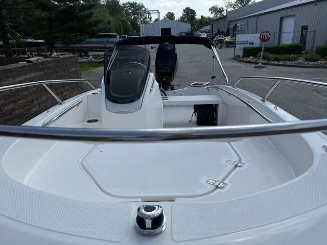Slide: The Image of Boston Whaler 130 Super Sport 2025 - 8