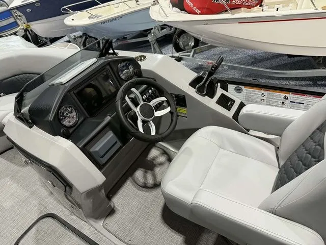 Slide: The Image of Manitou Encore SL SHP575 230 2026 - 12