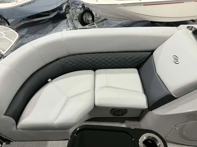 Slide: The Image of Manitou Encore SL SHP575 230 2026 - 6