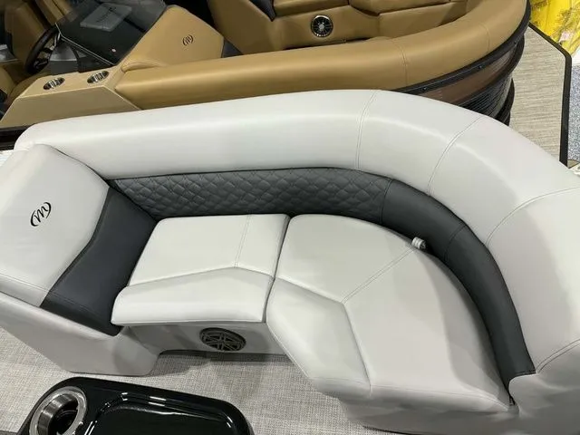 Slide: The Image of Manitou Encore SL SHP575 230 2026 - 7