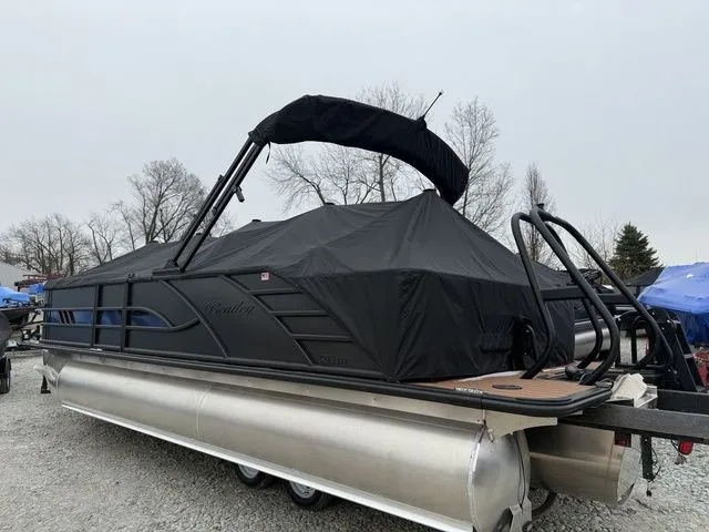 Slide: The Image of Bentley Pontoons Elite 223 Swingback Dual Captain Full Tube 2026 - 5