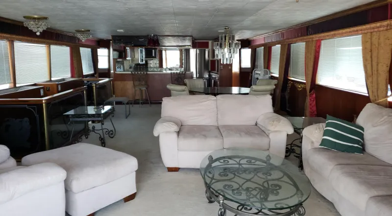 Slide: The Image of Pluckebaum Coastal Yacht 1985 - 2