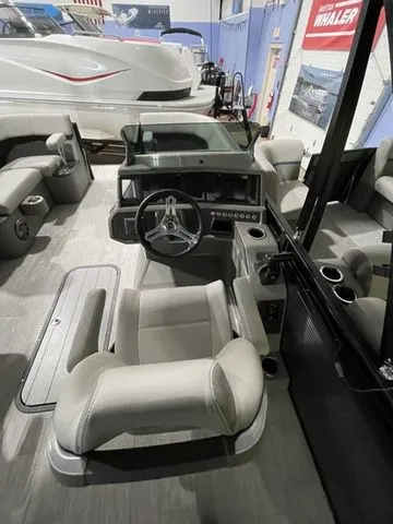 Slide: The Image of Apex Marine M22 2023 - 7