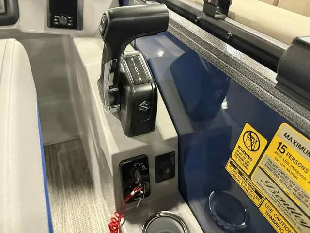 Slide: The Image of Bentley Pontoons Legacy 223 Navigator Dual Captain Full Tube 2026 - 13