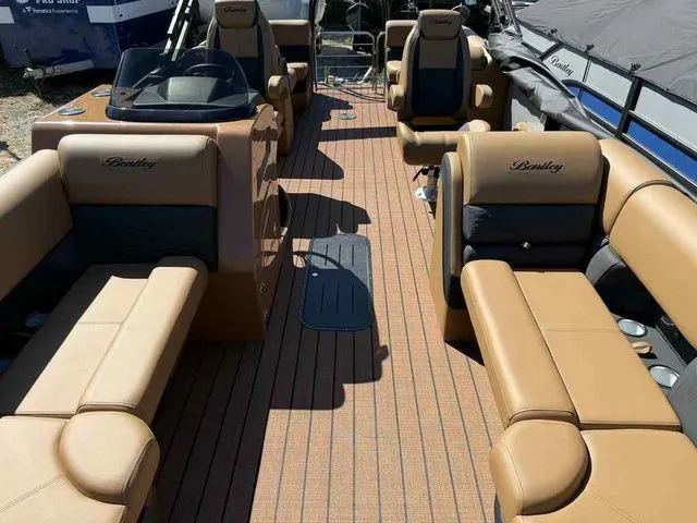 Slide: The Image of Bentley Pontoons Elite 223 Admiral Dual Captain 3/4 Tube 2026 - 10