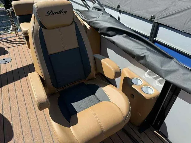 Slide: The Image of Bentley Pontoons Elite 223 Admiral Dual Captain 3/4 Tube 2026 - 14