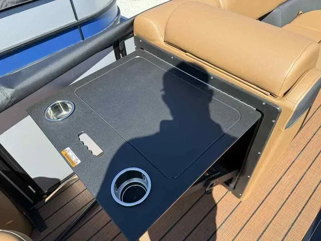 Slide: The Image of Bentley Pontoons Elite 223 Admiral Dual Captain 3/4 Tube 2026 - 17