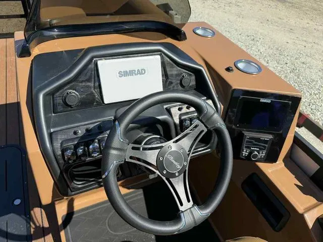 Slide: The Image of Bentley Pontoons Elite 223 Admiral Dual Captain 3/4 Tube 2026 - 20