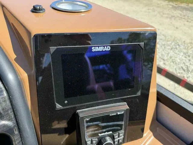 Slide: The Image of Bentley Pontoons Elite 223 Admiral Dual Captain 3/4 Tube 2026 - 21