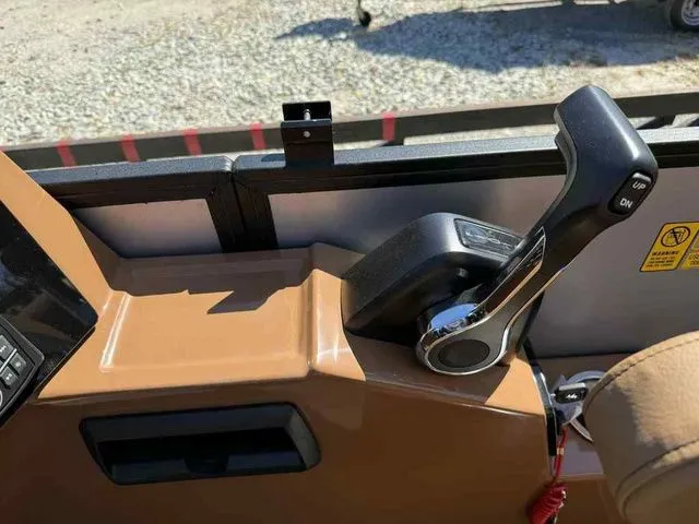 Slide: The Image of Bentley Pontoons Elite 223 Admiral Dual Captain 3/4 Tube 2026 - 22