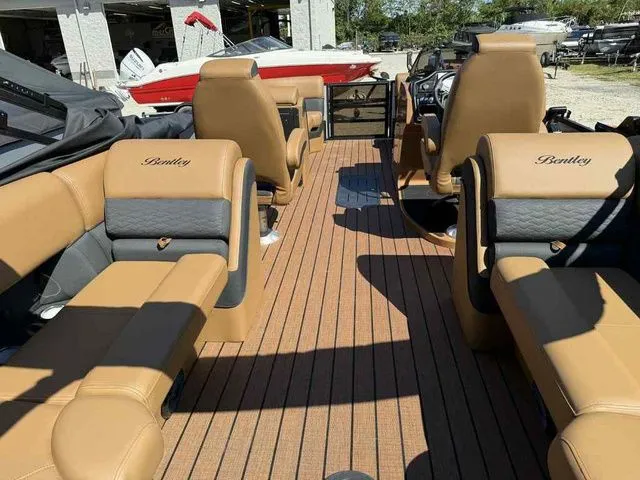 Slide: The Image of Bentley Pontoons Elite 223 Admiral Dual Captain 3/4 Tube 2026 - 28