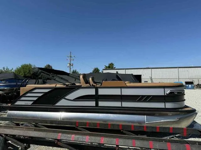 Slide: The Image of Bentley Pontoons Elite 223 Admiral Dual Captain 3/4 Tube 2026 - 3