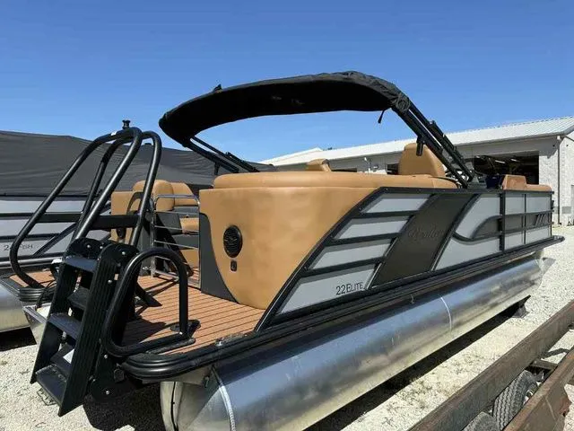 Slide: The Image of Bentley Pontoons Elite 223 Admiral Dual Captain 3/4 Tube 2026 - 4
