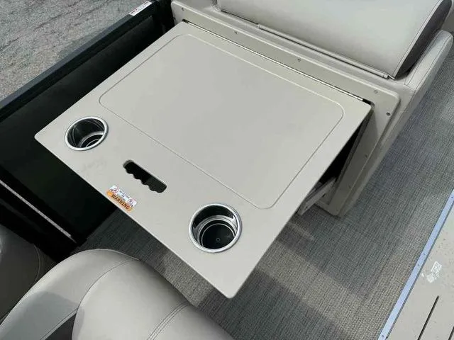 Slide: The Image of Bentley Pontoons Legacy 223 Navigator Dual Captain 3/4 Tube 2026 - 13