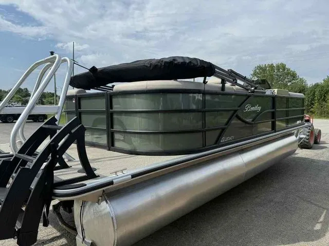 Slide: The Image of Bentley Pontoons Legacy 223 Navigator Dual Captain 3/4 Tube 2026 - 4