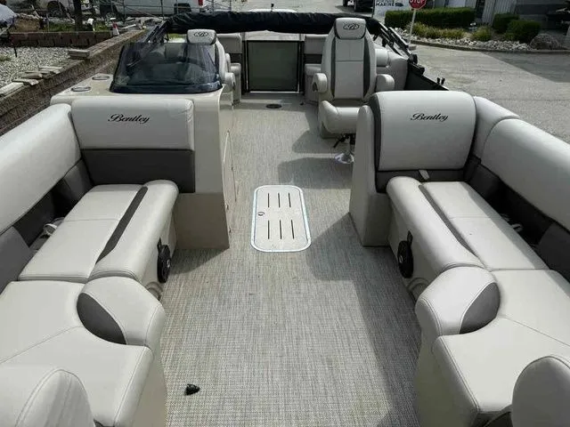 Slide: The Image of Bentley Pontoons Legacy 223 Navigator Dual Captain 3/4 Tube 2026 - 8