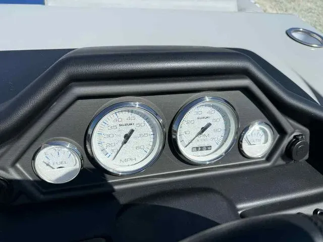 Slide: The Image of Bentley Pontoons Legacy 223 Swingback Dual Captain 3/4 Tube 2026 - 16