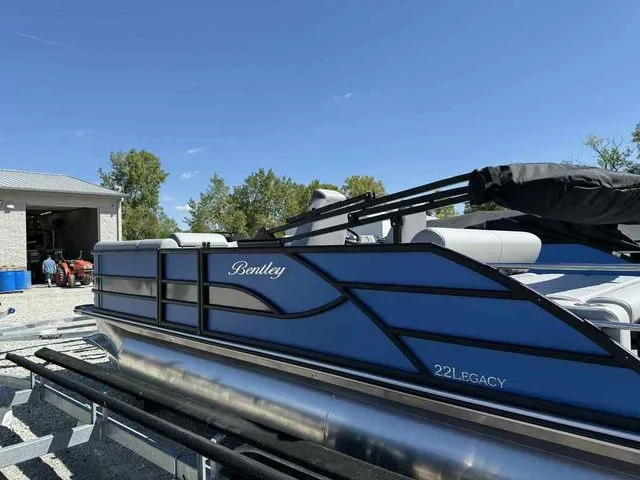 Slide: The Image of Bentley Pontoons Legacy 223 Swingback Dual Captain 3/4 Tube 2026 - 4