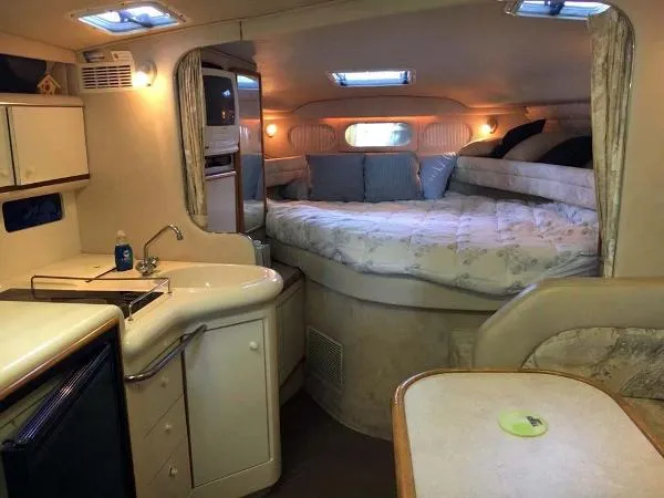 Slide: The Image of Sea Ray 330 Sundancer 1996 - 2