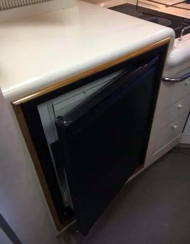 Slide: The Image of Sea Ray 330 Sundancer 1996 - 8