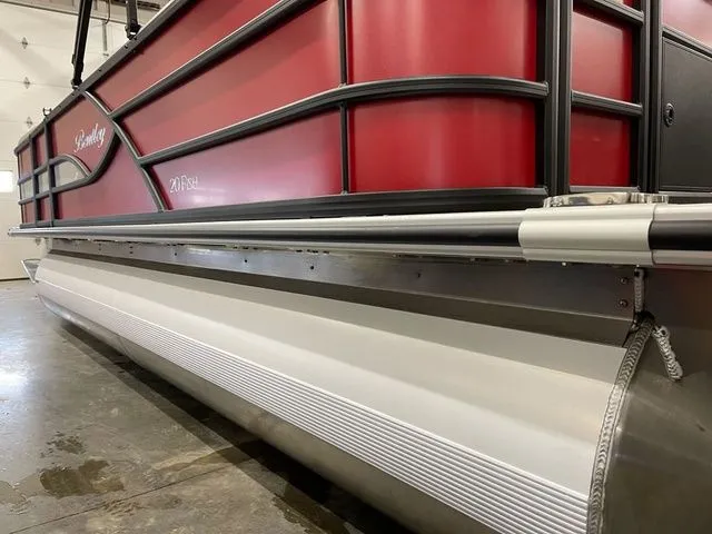 Slide: The Image of Bentley Pontoons Fish-N-Cruise 200 2025 - 10