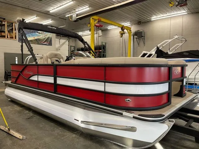 Slide: The Image of Bentley Pontoons Fish-N-Cruise 200 2025 - 3