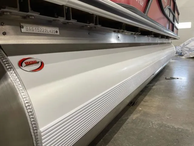 Slide: The Image of Bentley Pontoons Fish-N-Cruise 200 2025 - 5