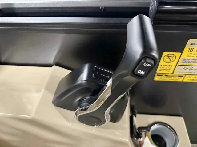 Slide: The Image of Bentley Pontoons Legacy 243 Swingback Dual Captain 3/4 Tube 2026 - 13