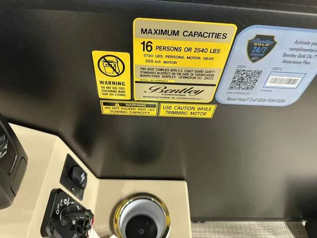 Slide: The Image of Bentley Pontoons Legacy 243 Swingback Dual Captain 3/4 Tube 2026 - 14