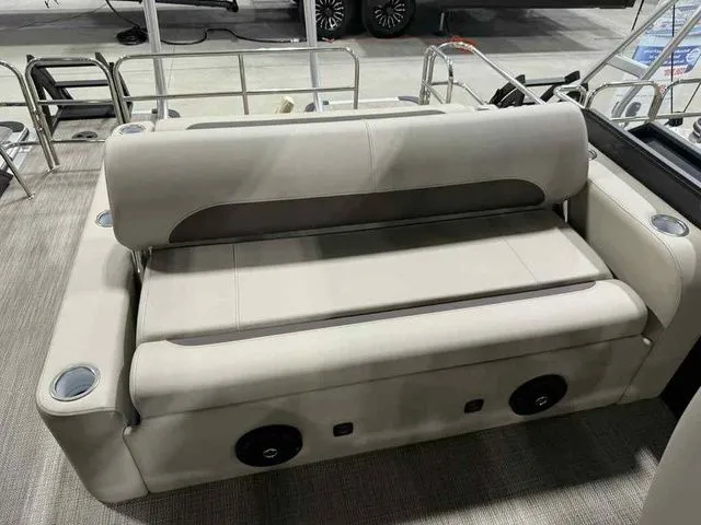 Slide: The Image of Bentley Pontoons Legacy 243 Swingback Dual Captain 3/4 Tube 2026 - 15