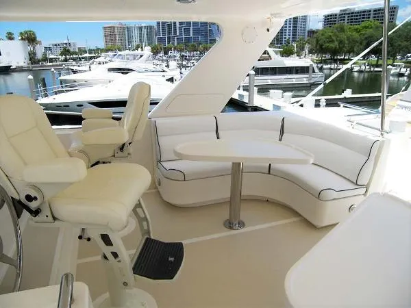 Slide: The Image of Marlow 70E Explorer 2004 - 3