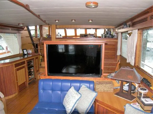 Slide: The Image of Marlow 70E Explorer 2004 - 6