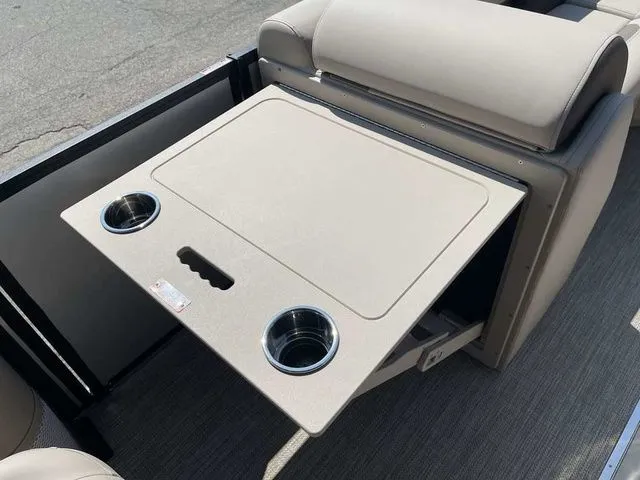 Slide: The Image of Bentley Pontoons Legacy 223 QSB Dual Captain Full Tube 2025 - 13