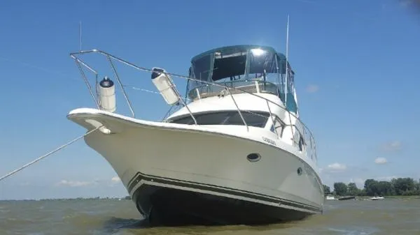 Slide: The Image of Silverton 351 Sedan Cruiser 1997 - 0