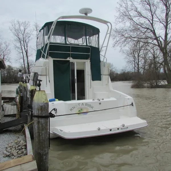 Slide: The Image of Silverton 351 Sedan Cruiser 1997 - 1