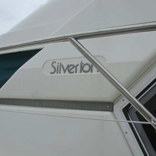 Slide: The Image of Silverton 351 Sedan Cruiser 1997 - 3