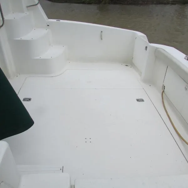 Slide: The Image of Silverton 351 Sedan Cruiser 1997 - 7