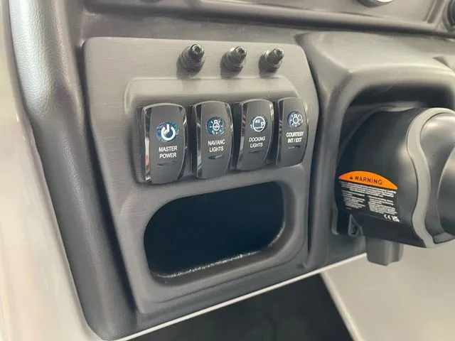 Slide: The Image of Bentley Pontoons Legacy 243 Navigator Dual Captain Extended Deck Fu 2025 - 20