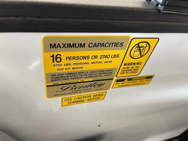 Slide: The Image of Bentley Pontoons Legacy 243 Navigator Dual Captain Extended Deck Fu 2025 - 28