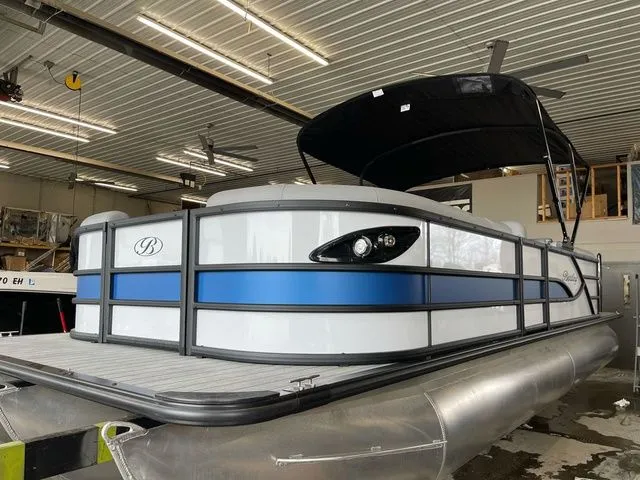 Slide: The Image of Bentley Pontoons Legacy 243 Navigator Dual Captain Extended Deck Fu 2025 - 3