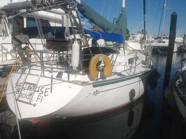 Slide: The Image of Islander 32-2 1979 - 3