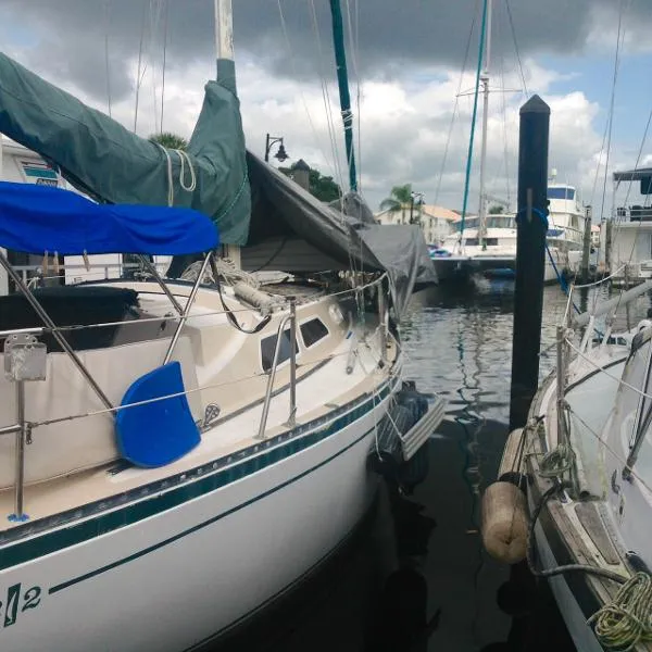 Slide: The Image of Islander 32-2 1979 - 4