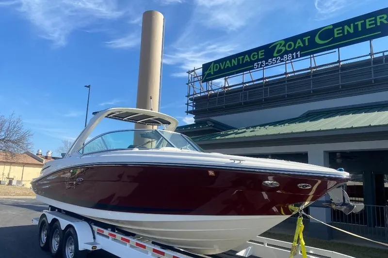 The Image of 2006 Sea Ray 270 SLX boat on trailer at Advantage Boat Center. - 0