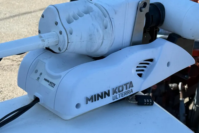 Slide: The Image of Minn Kota Ulterra motor on 2017 Key West 189 FS boat, close-up view. - 13