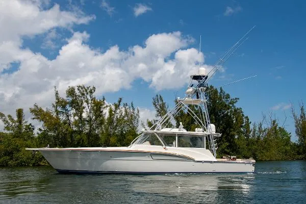 Slide: The Image of Donzi Express (Seakeeper 16 Gyro) 2005 - 2