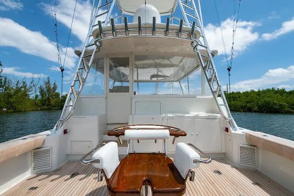 Slide: The Image of Donzi Express (Seakeeper 16 Gyro) 2005 - 3