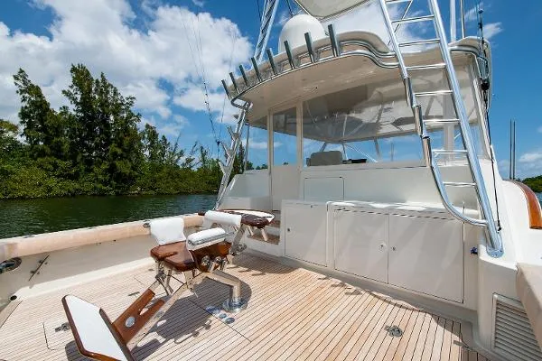 Slide: The Image of Donzi Express (Seakeeper 16 Gyro) 2005 - 4