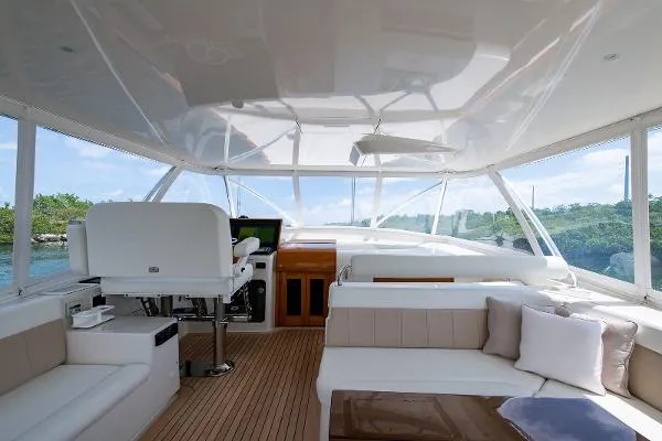 Slide: The Image of Donzi Express (Seakeeper 16 Gyro) 2005 - 7