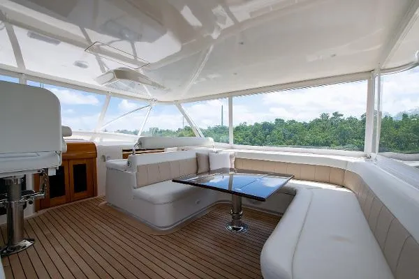 Slide: The Image of Donzi Express (Seakeeper 16 Gyro) 2005 - 9