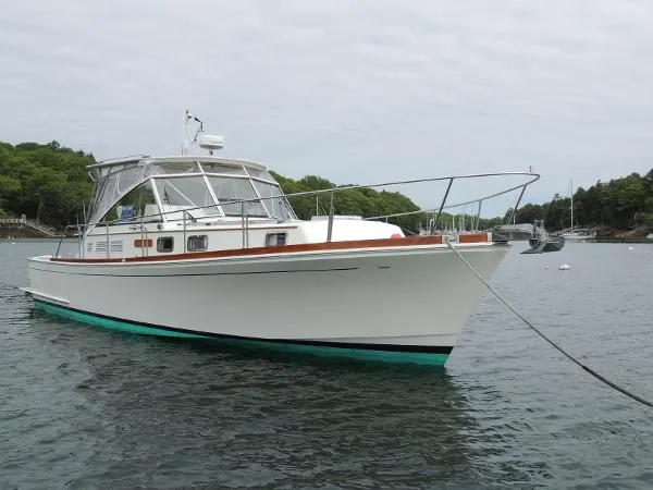 Slide: The Image of Grand Banks Eastbay 38 Hard Top 1995 - 0